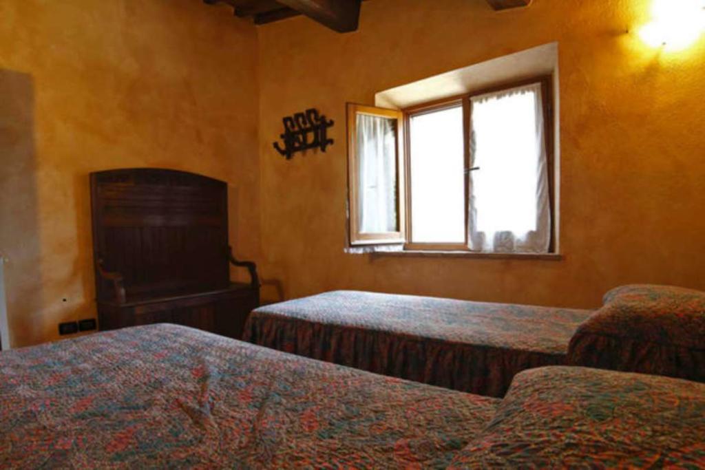 Casetta Di Ugolino Radicofani Esterno foto